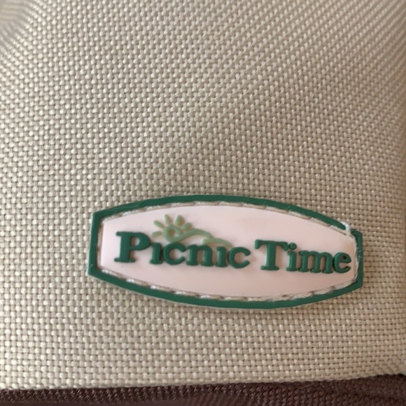 Picnic Time Wine Insulated Tote, Corkscrew, Cheese Knife and Board - Picture 8 of 10